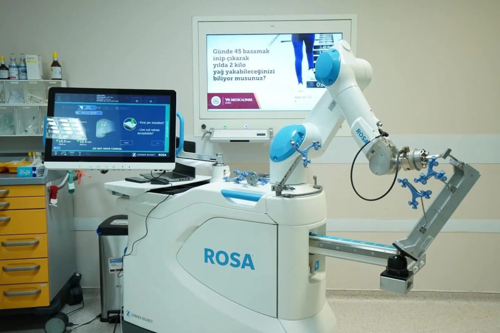 Robotik Diz Protezi Ameliyatı Nedir, Nasıl Yapılır? Ortopedide Yeni Bir Dönem