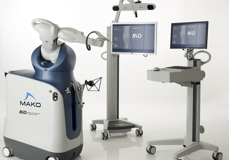 Robotik Destekli Kalça Protezi: Komplikasyon Oranları Azalıyor mu?
